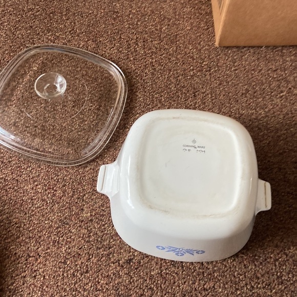 Corning Ware 2.5 quart covered casserole. Vintage 1960s cookware with lid. - Picture 4 of 4